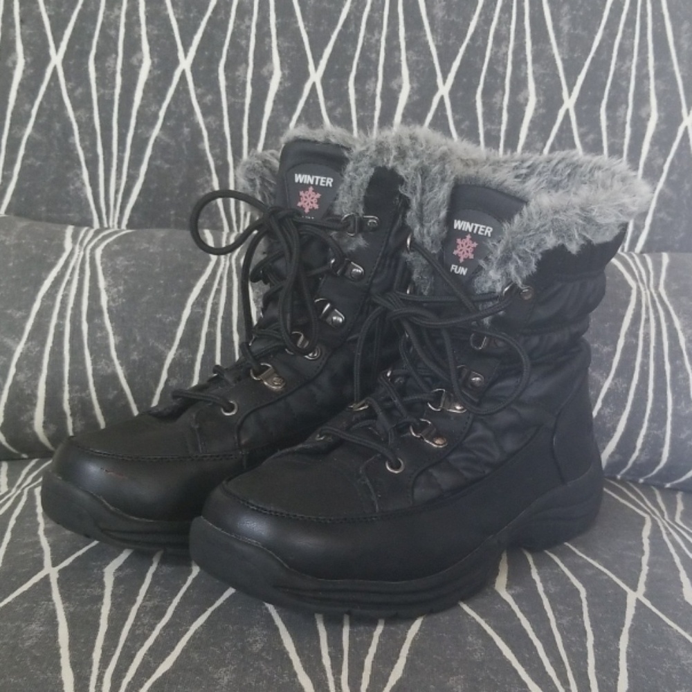 Black winter boots with faux fur collar💗like new!
